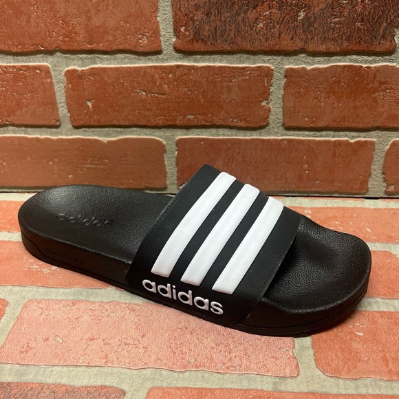 adidas ‘ADILETTE’ Classic Black/White Slide Sandals Men’s Size 11 - Picture 2 of 6